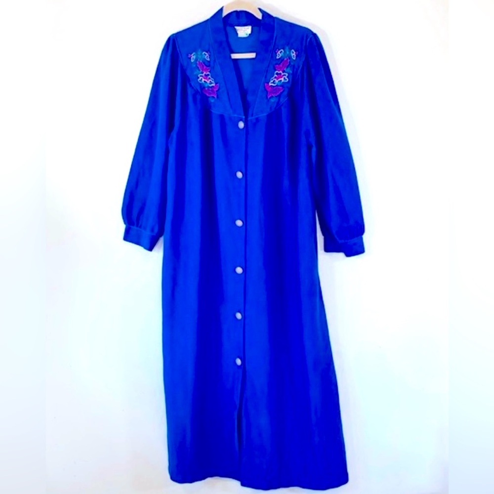 Amanda Stewart Woman Vintage Embroidered Women’s Size L Blue Button Up Robe